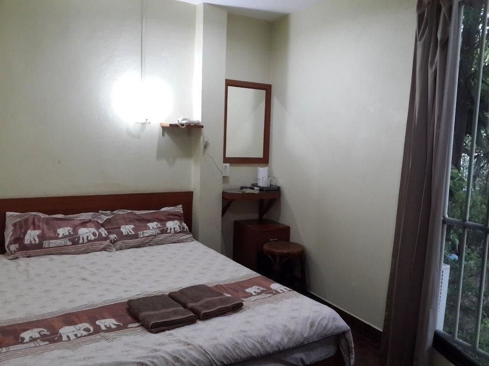 undefined Orchid Place 7