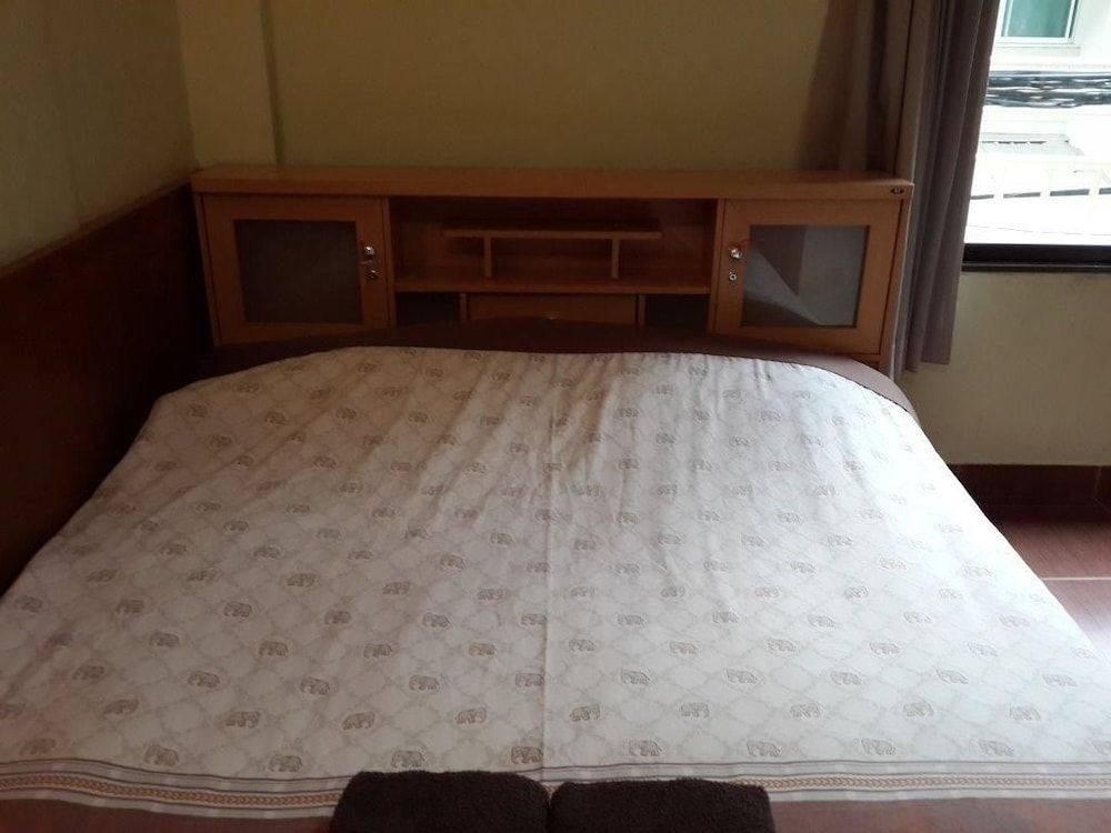 undefined Orchid Place 8