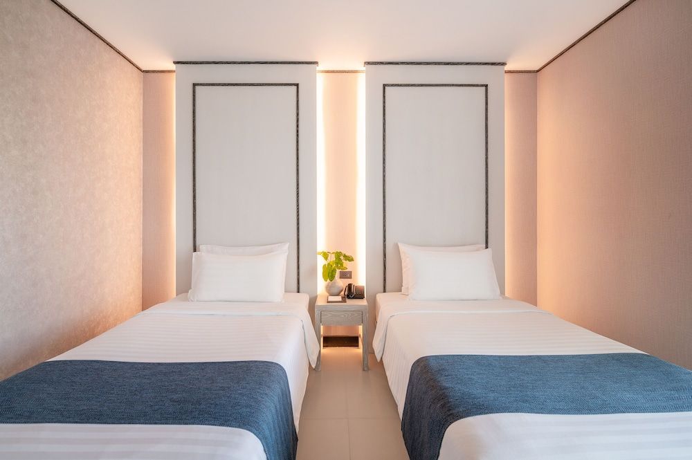 Manhattan Pattaya Hotel Superior Twin Room 3