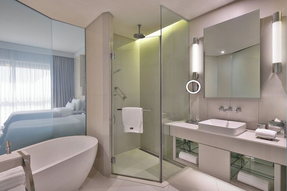 The Westin City Centre Bahrain Deluxe Room, 1 King Bed, Non Smoking 3