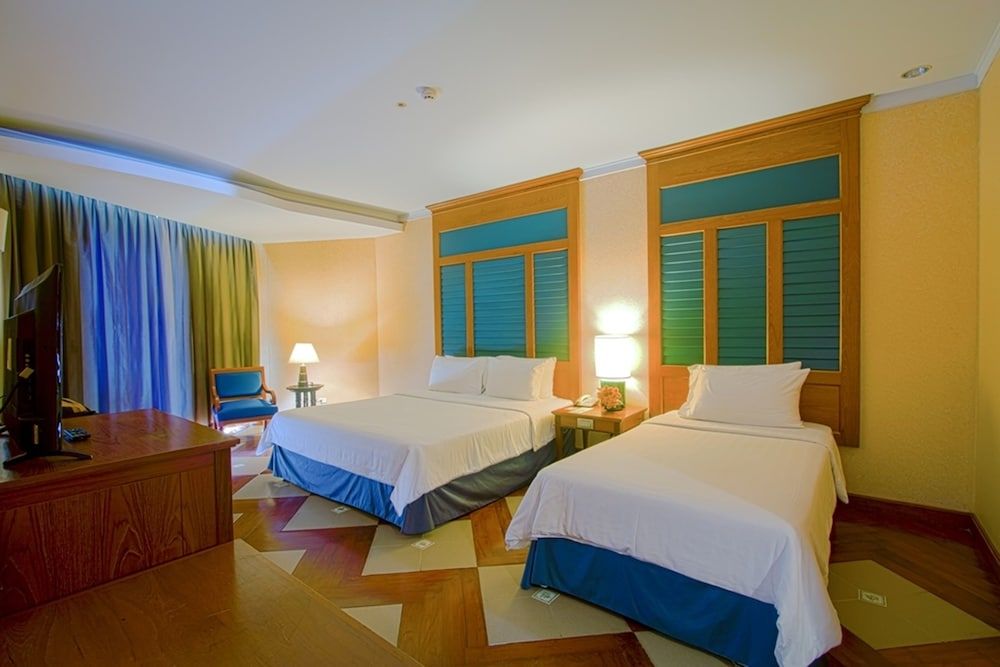 Long Beach Garden Hotel and Pavilions