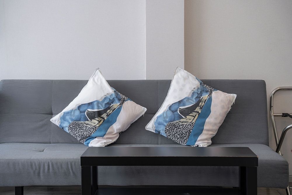 Ratchadamnoen Residence Deluxe Triple Room 2