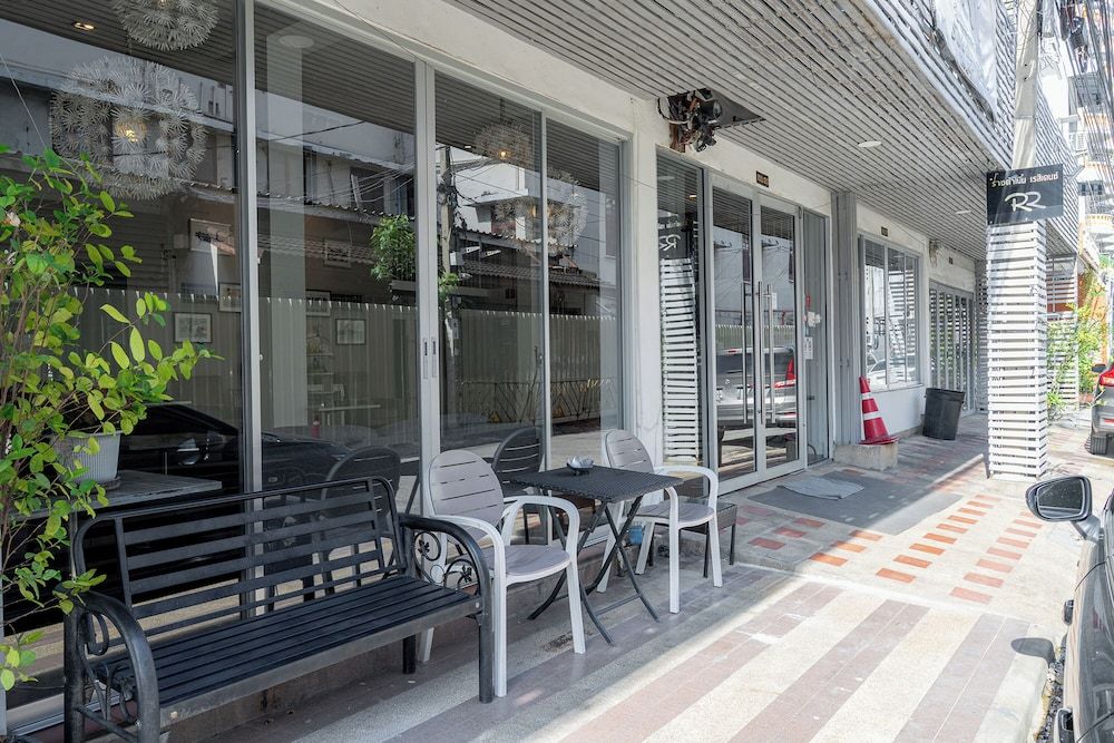 undefined Ratchadamnoen Residence 4