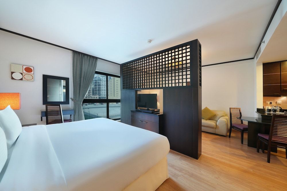 undefined Park Apartments Dubai, An Edge by Rotana Hotel