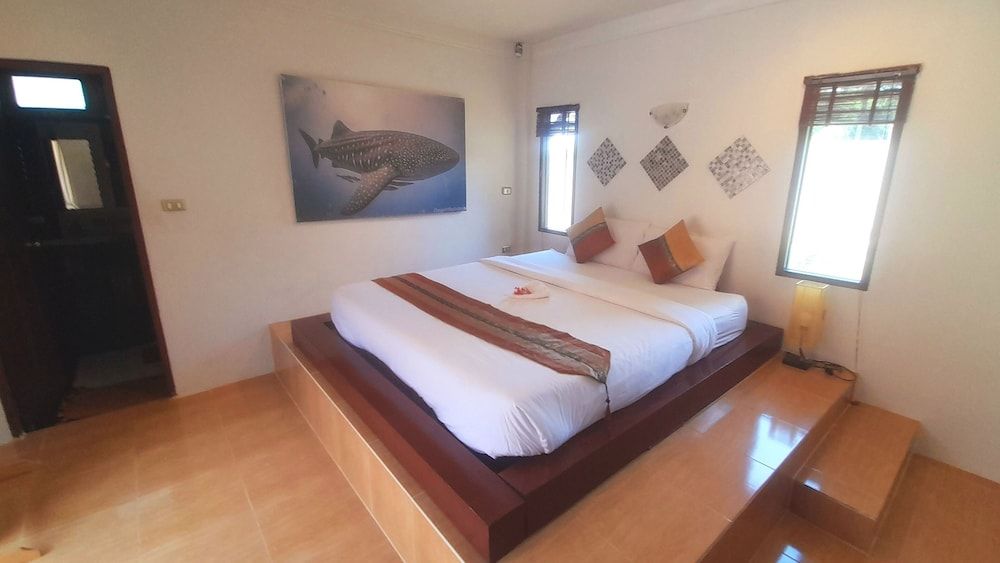 Samui Diving Resort 3 bedroom house with living room & kitchenette 7