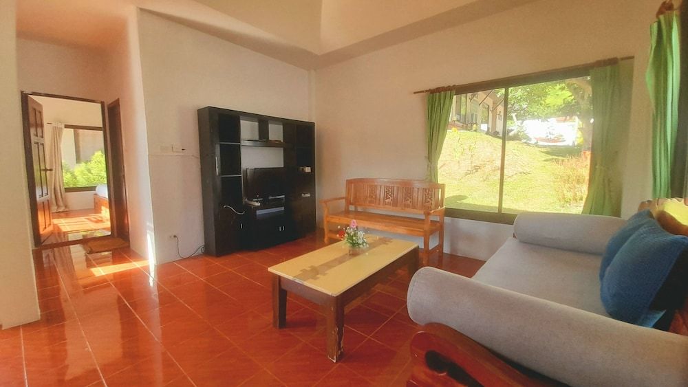 Samui Diving Resort 2 bedroom house with living room & kitchenette 12