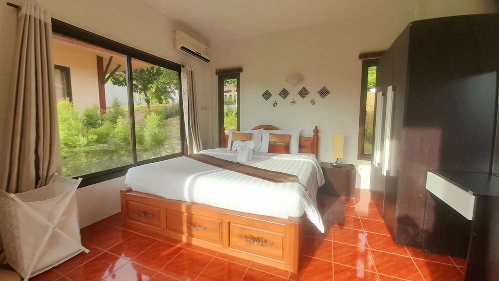 Samui Diving Resort 2 bedroom house with living room & kitchenette 3