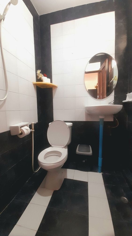 Samui Diving Resort 2 bedroom house with living room & kitchenette 10