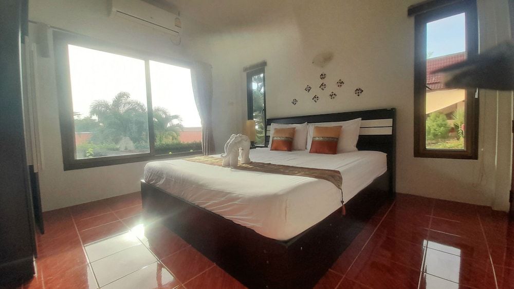 Samui Diving Resort 2 bedroom house with living room & kitchenette 6