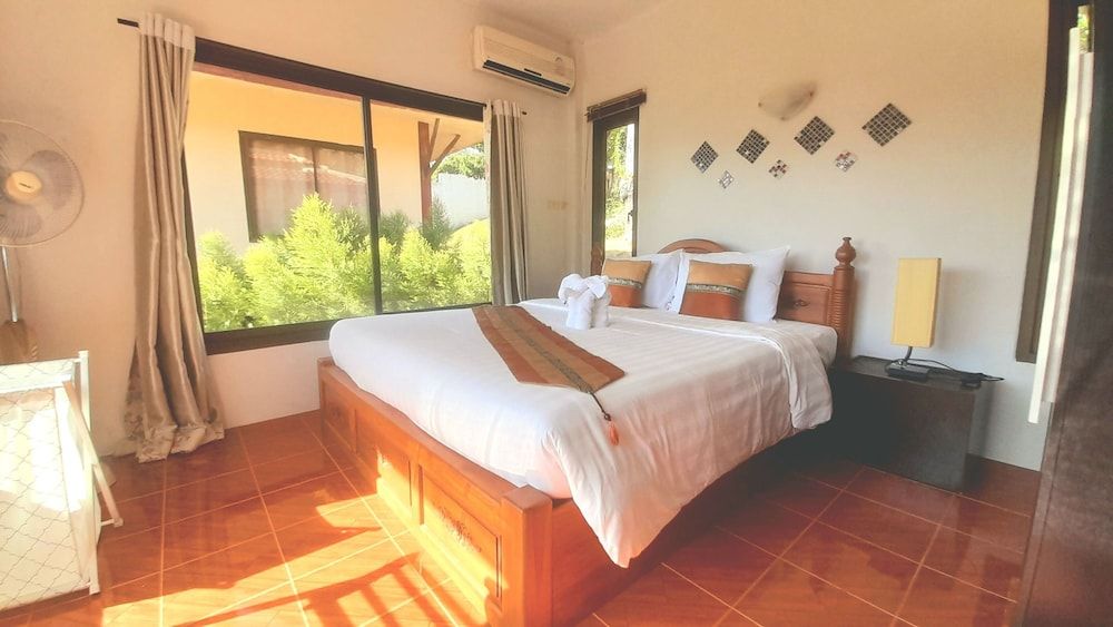 Samui Diving Resort 2 bedroom house with living room & kitchenette