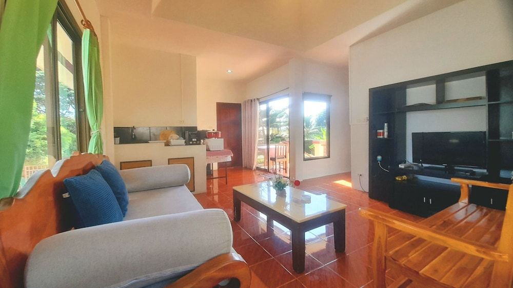 Samui Diving Resort 2 bedroom house with living room & kitchenette 13