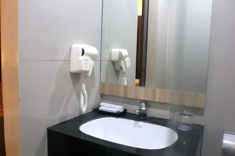 Top Malioboro Hotel Superior Room, 2 Twin Beds 3