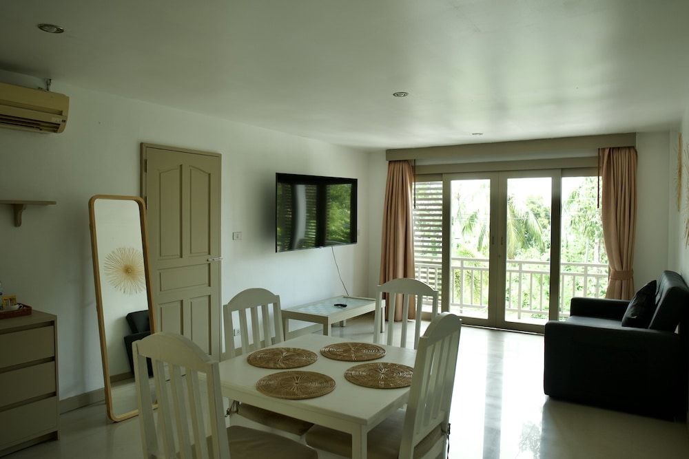 Ampha Place Hotel Deluxe Studio, Non Smoking 6