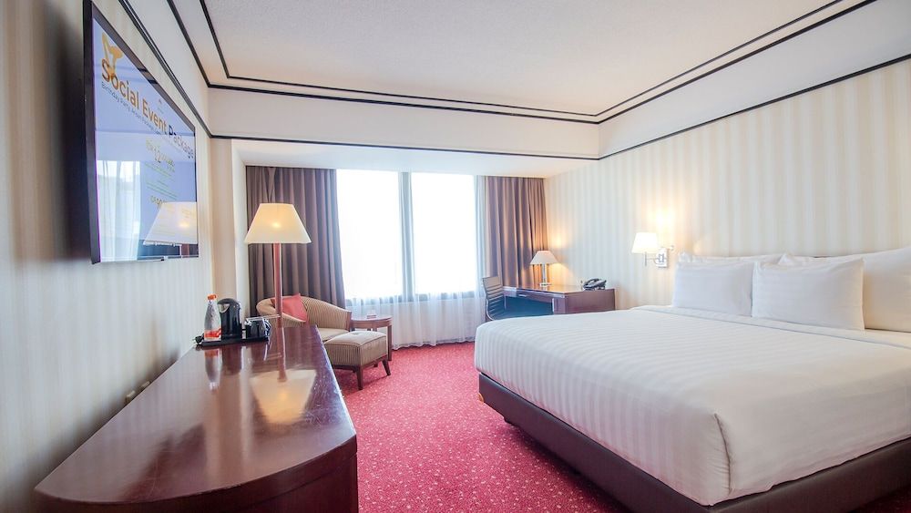 REDTOP Hotel & Convention Center Superior Room 7