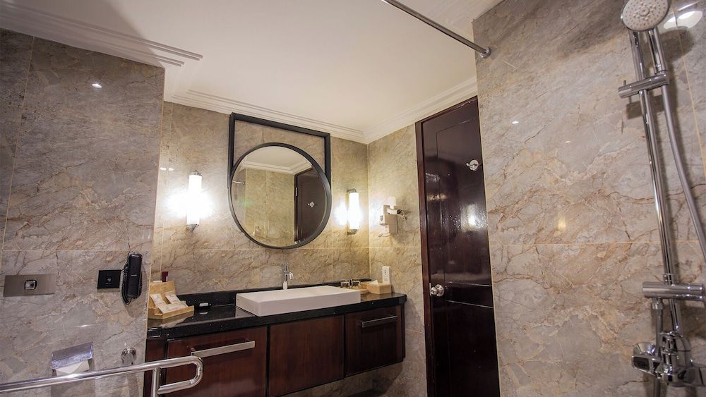 REDTOP Hotel & Convention Center Superior Room 10