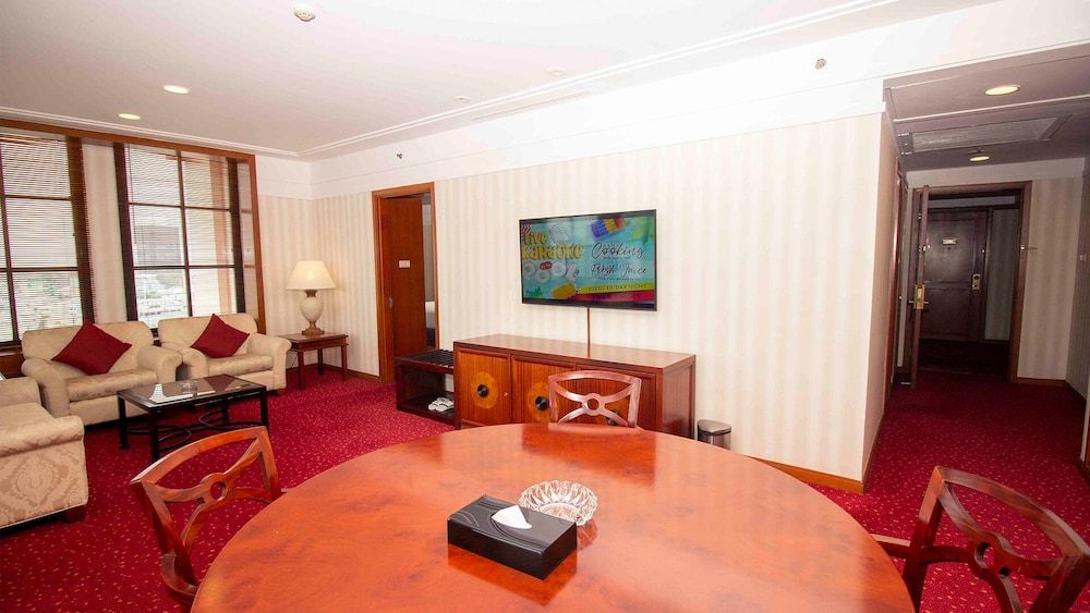 undefined REDTOP Hotel & Convention Center 6