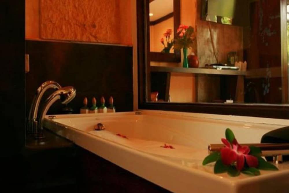 Samui Jasmine Resort Deluxe Villa Jacuzzi 8