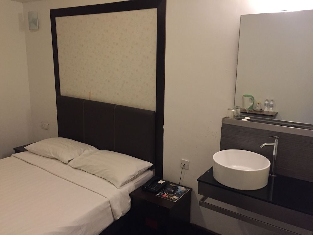 Standard Single Room, No Windows