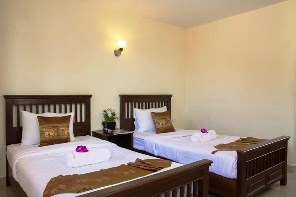 Hathai House Resort Standard Twin Room