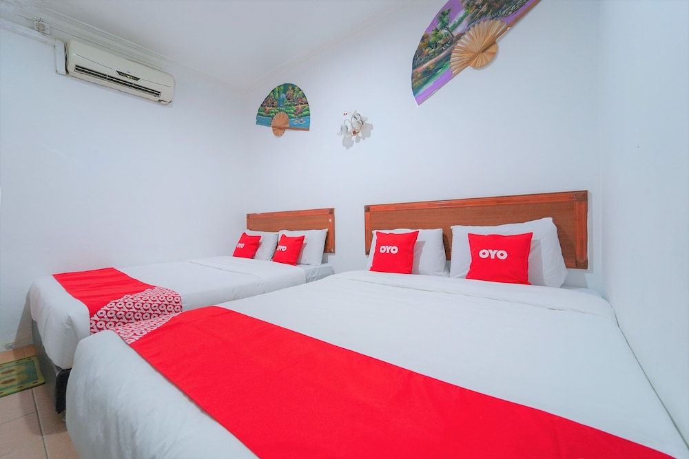 OYO 89850 Mutiara Motel Family Suite