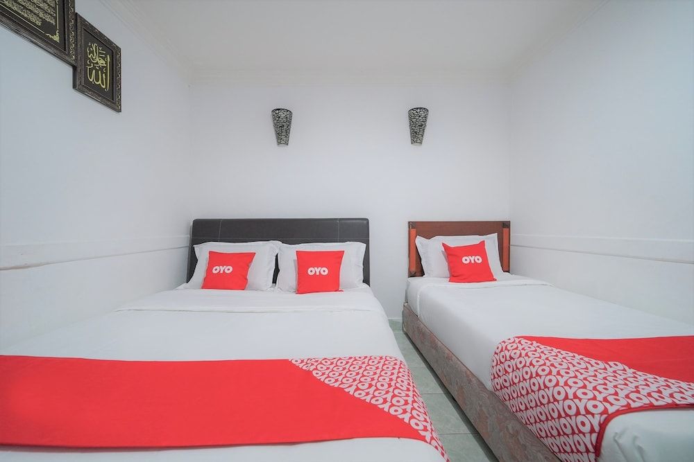 OYO 89850 Mutiara Motel Superior Suite 2