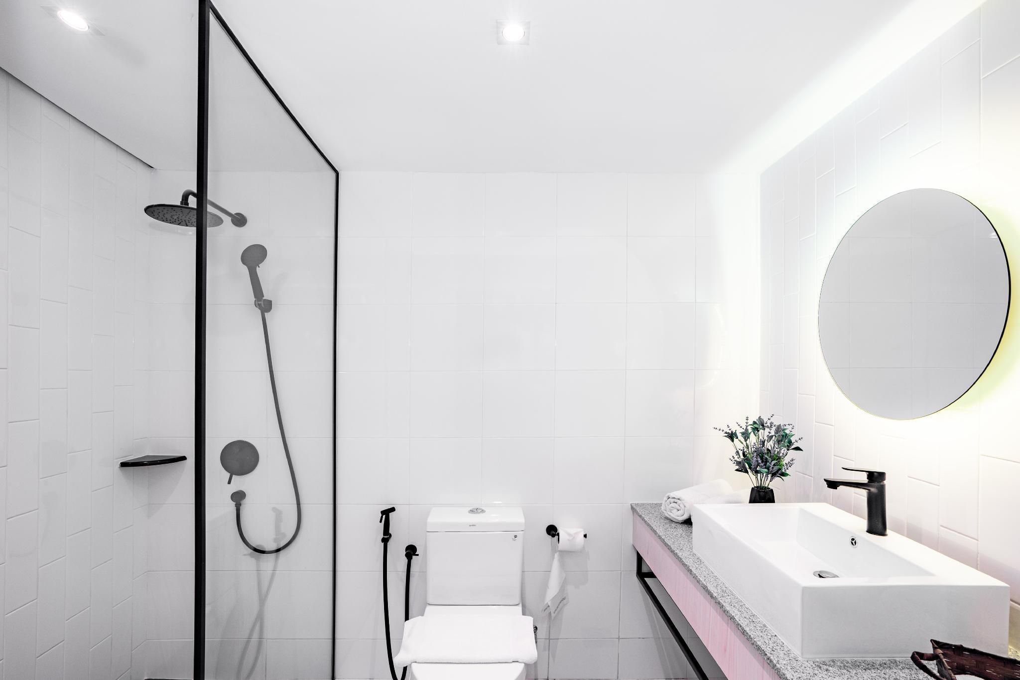 Executive Studio - Newly Renovated