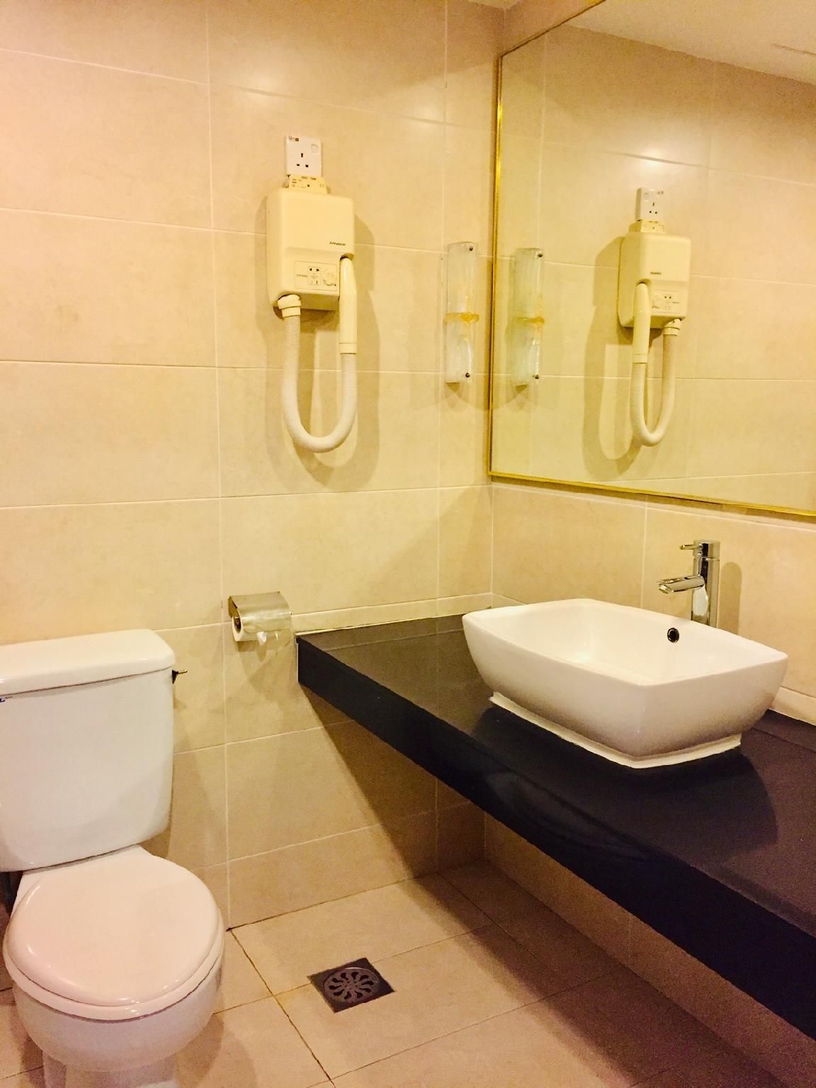 undefined Crystal Crown Hotel 5