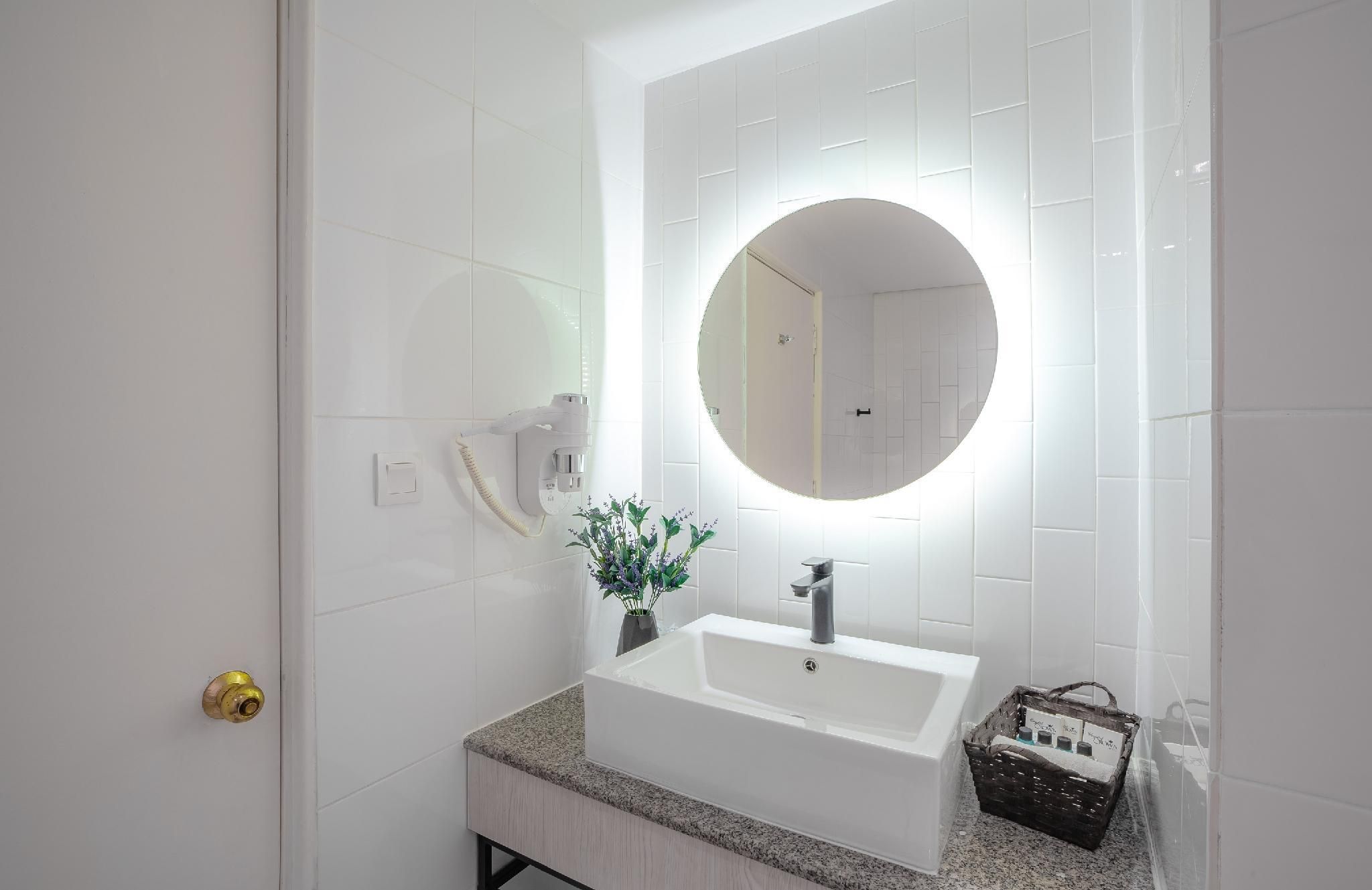 undefined Crystal Crown Hotel 10