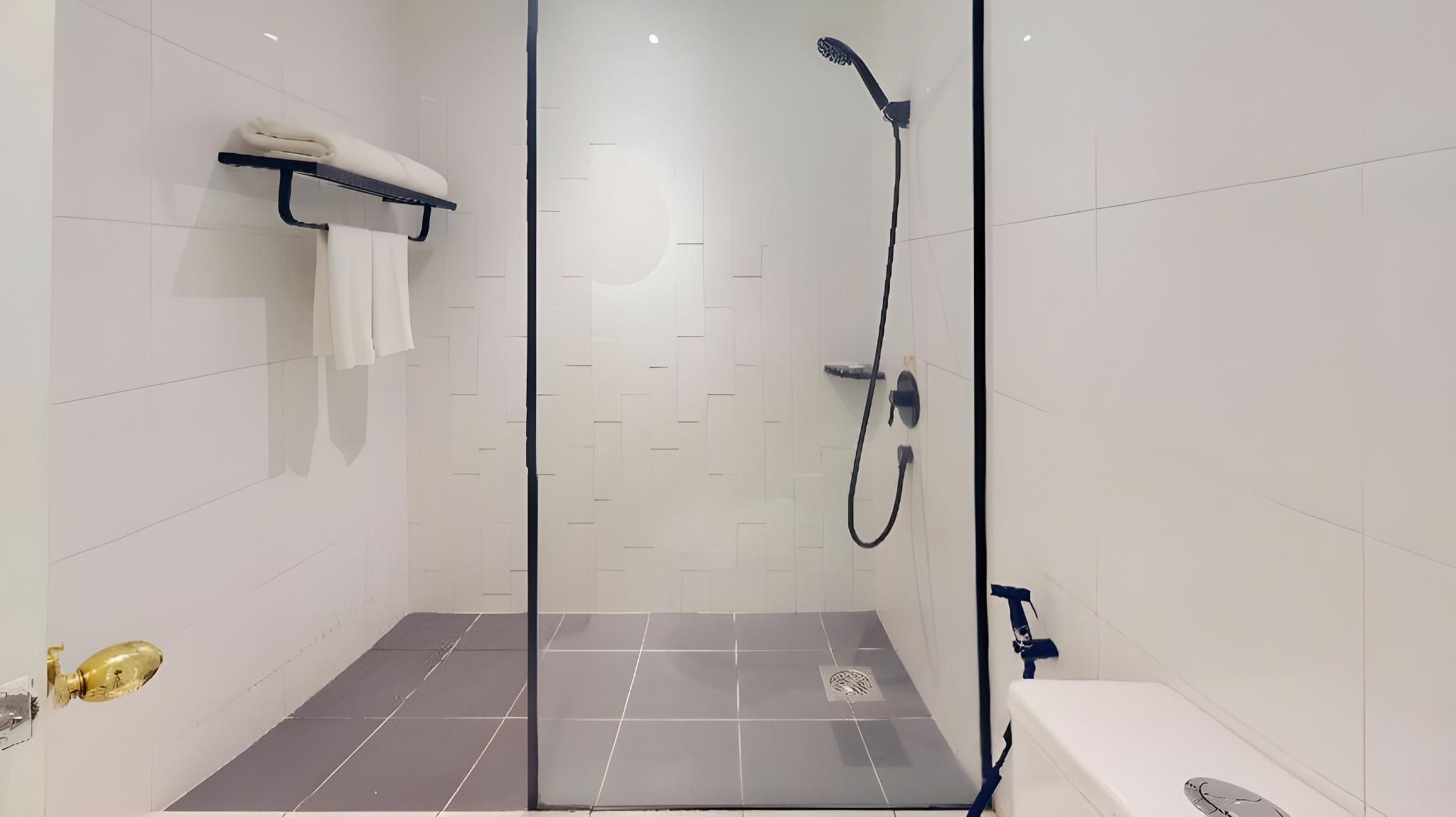 Crystal Crown Hotel Superior Double 2