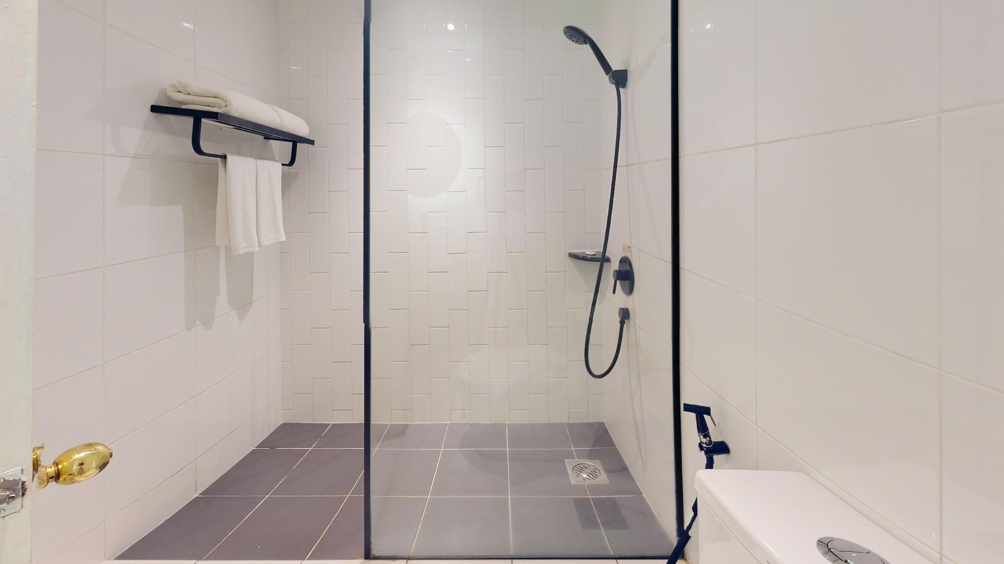 undefined Crystal Crown Hotel 9