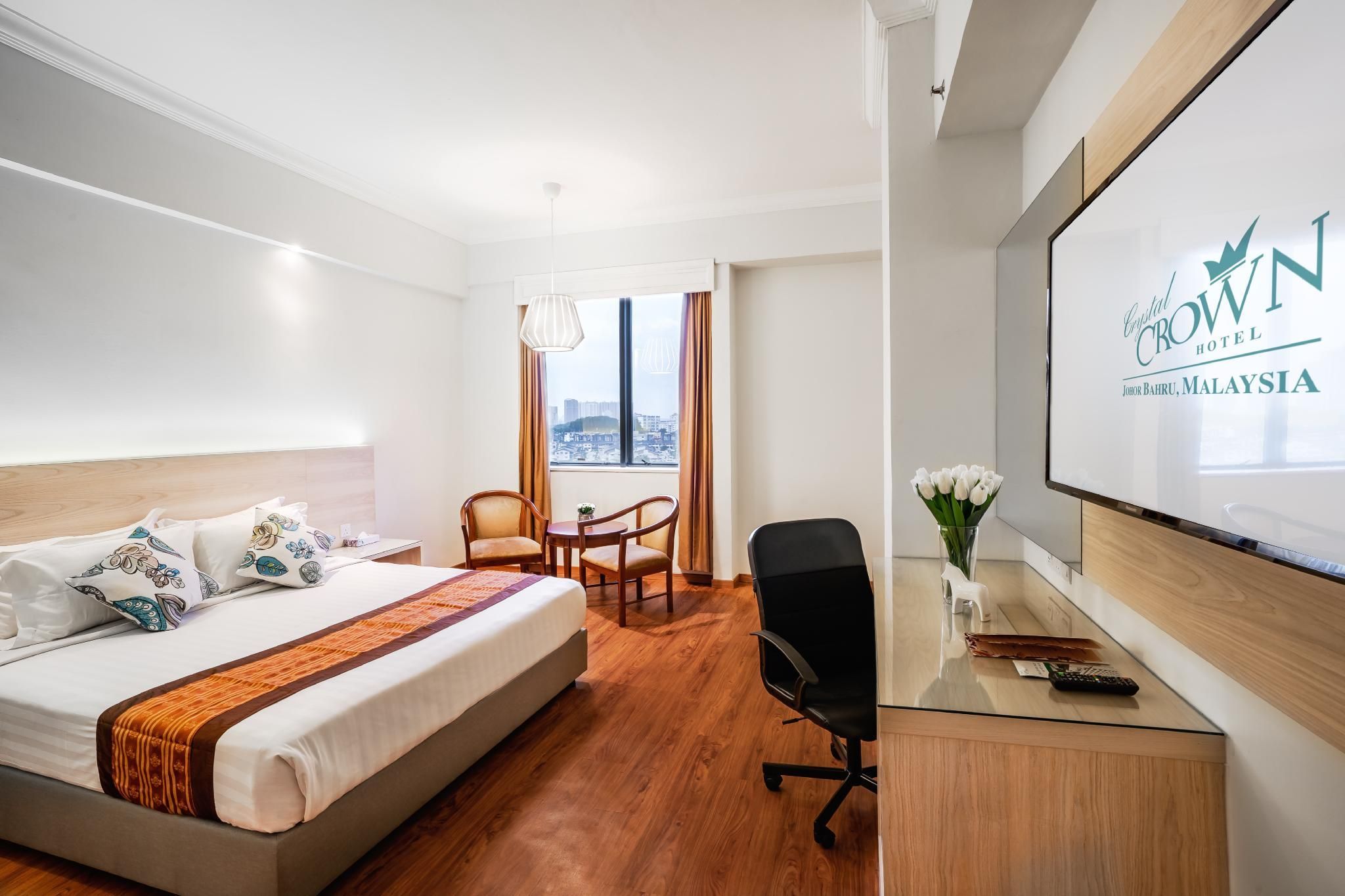 undefined Crystal Crown Hotel 6