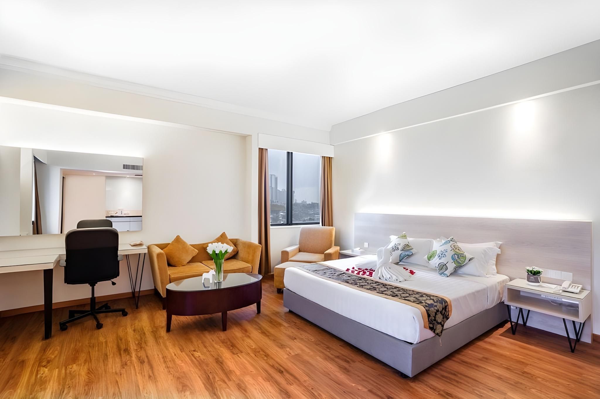 Executive Studio - Newly Renovated