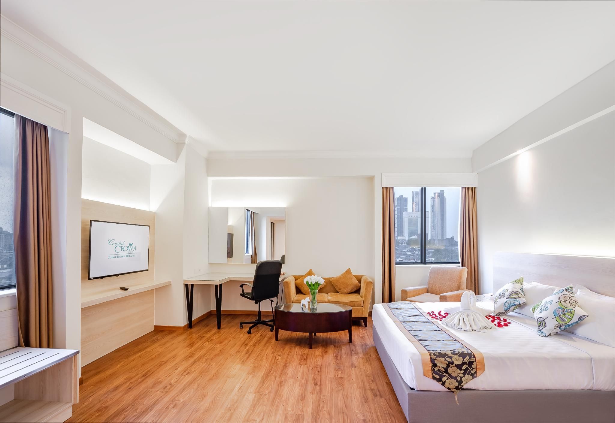 Executive Studio - Newly Renovated