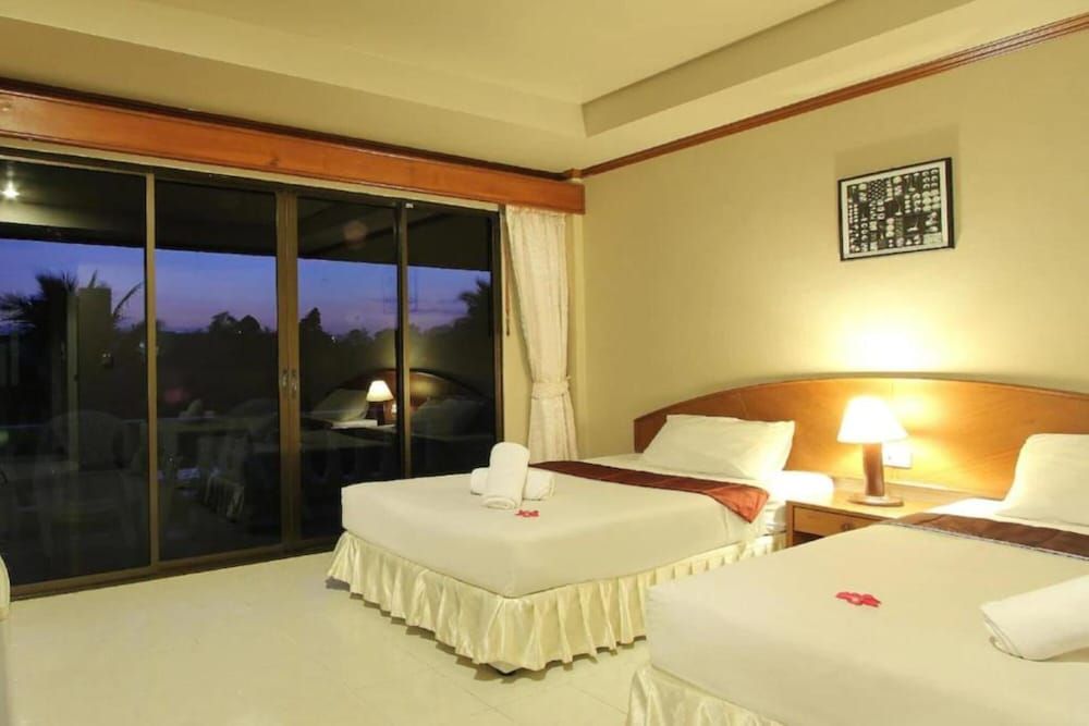 Choophorn House Standard Twin Room 6