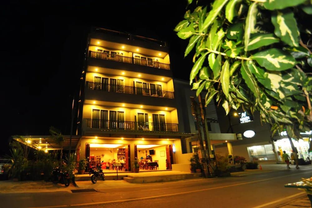 undefined Choophorn House 5