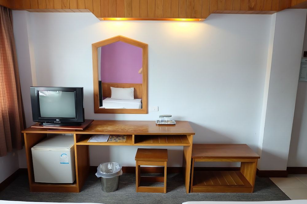 Riverside Hotel Standard Double or Twin Room 8