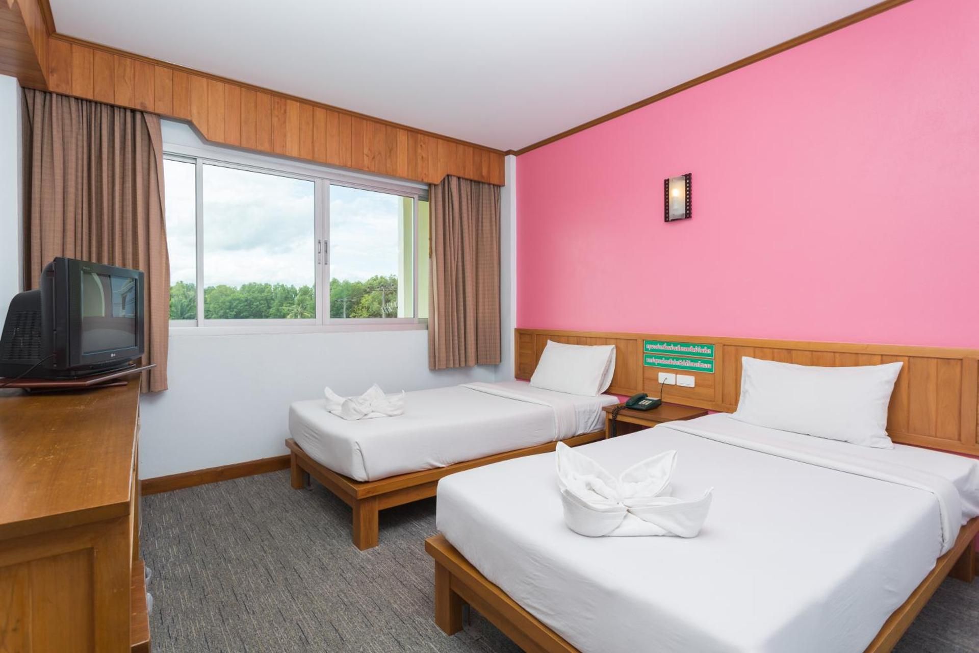 Riverside Hotel Standard Double or Twin Room 4