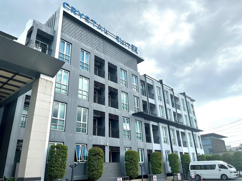 undefined Crystal Suites Suvarnabhumi Airport 2