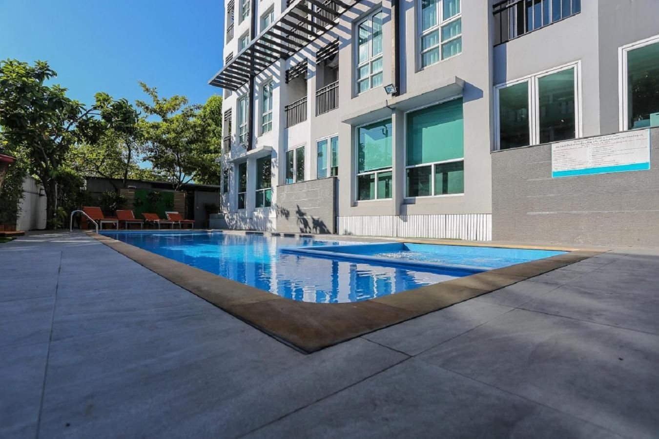 undefined Crystal Suites Suvarnabhumi Airport 3