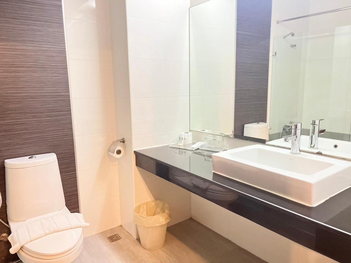 undefined Crystal Suites Suvarnabhumi Airport 7