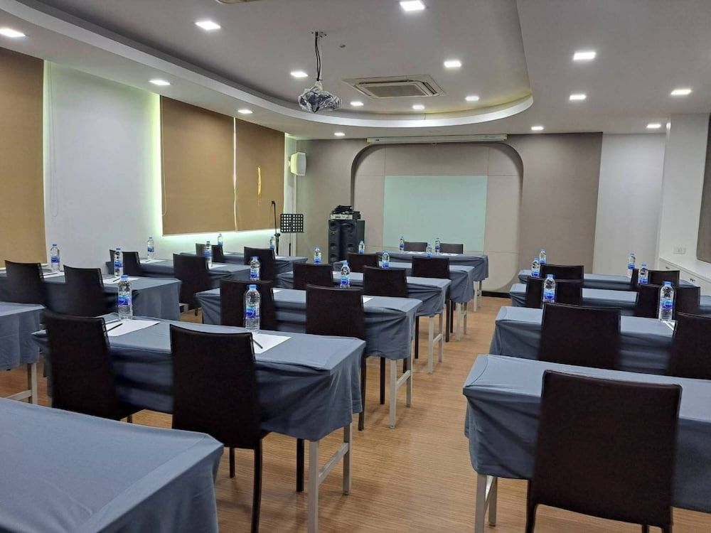 undefined Crystal Suites Suvarnabhumi Airport 9