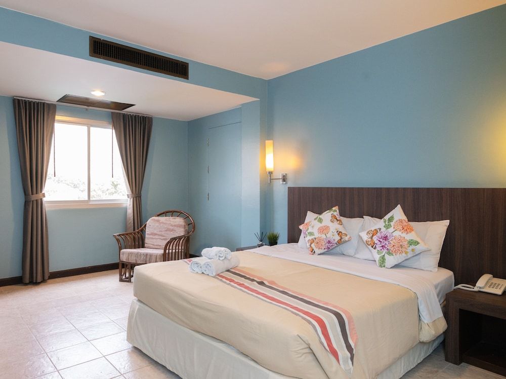 undefined The Jomtien Twelve 6