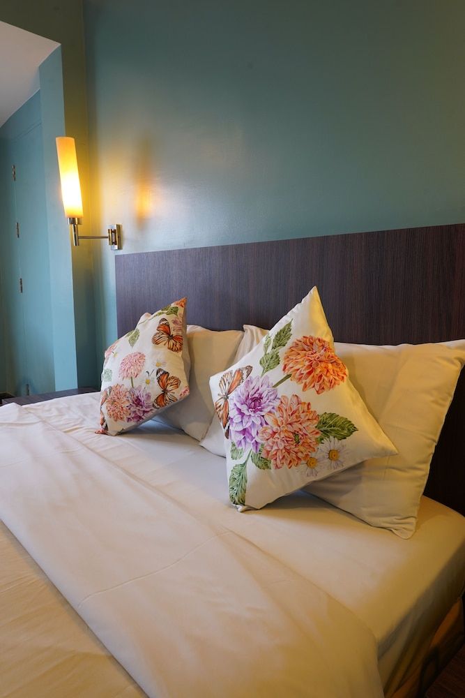 undefined The Jomtien Twelve 8