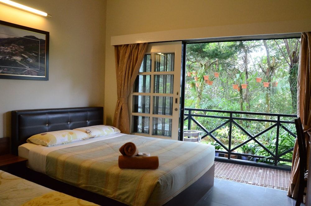 Triple Room, Shared Bathroom