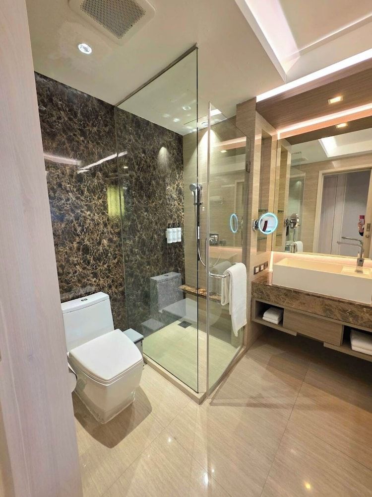 Graceland Bangkok Hotel Deluxe Twin Room 5