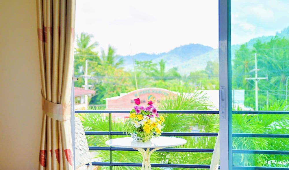 The Orange City Resort Superior Twin Room 5