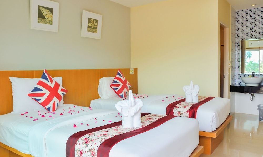 The Orange City Resort Superior Twin Room 4