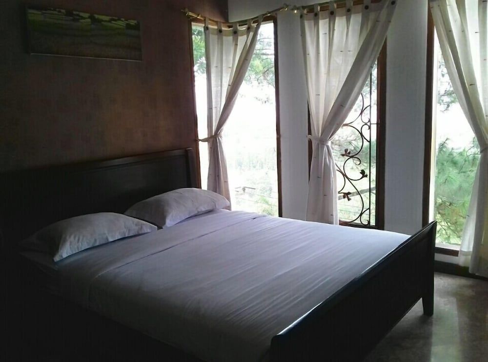 5 Bedrooms, 5 King Beds