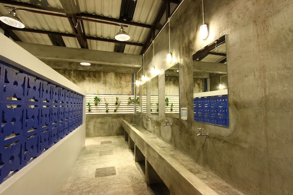 Pak-Up Hostel Basic Double Room, 1 King Bed 5