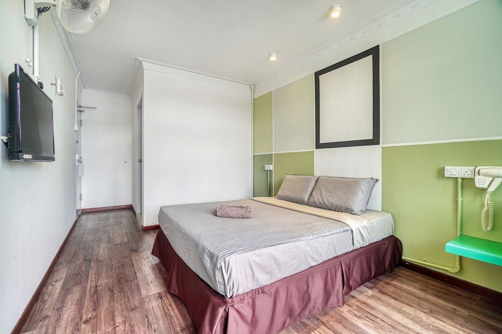 Parkland Express Double Room 11